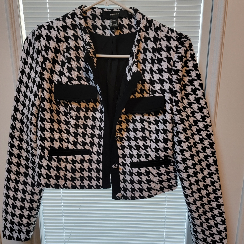 Women's Tweed Black and White Houndstooth Jacket